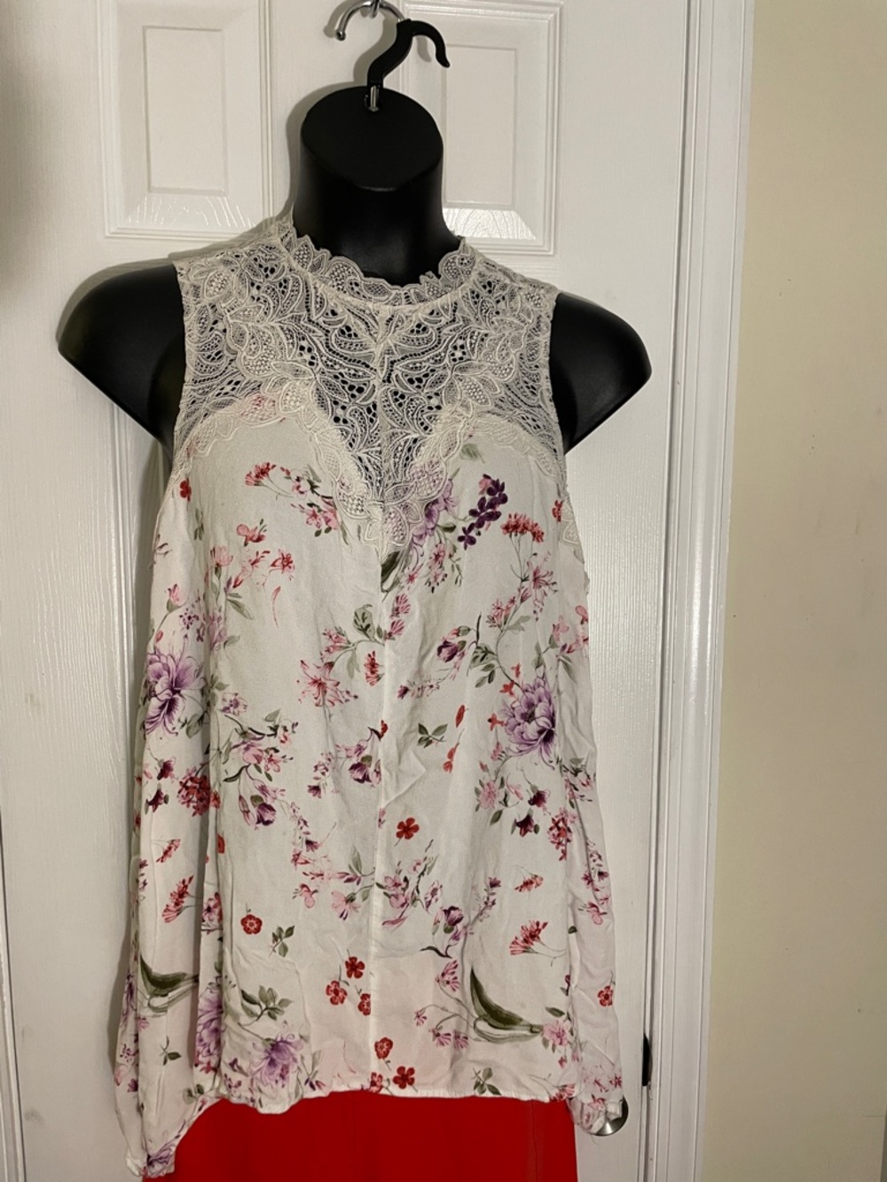 Maurices White Lace Yoke Floral Sleeveless Camisole